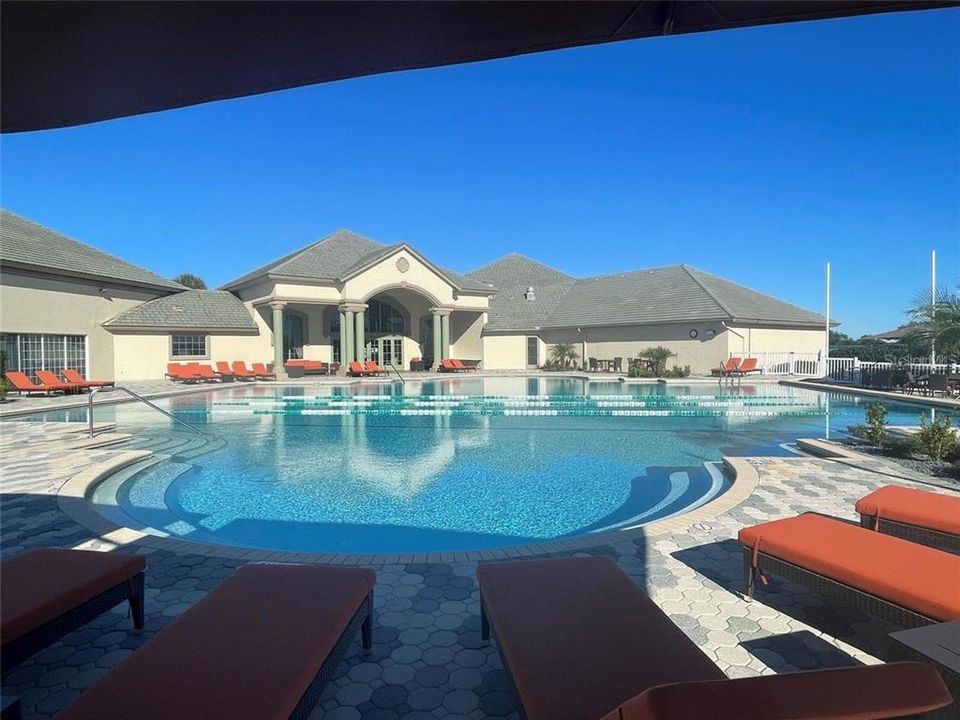 For Sale: $229,900 (2 beds, 2 baths, 1655 Square Feet)