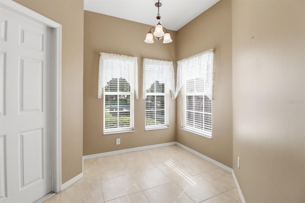 For Sale: $229,900 (2 beds, 2 baths, 1655 Square Feet)
