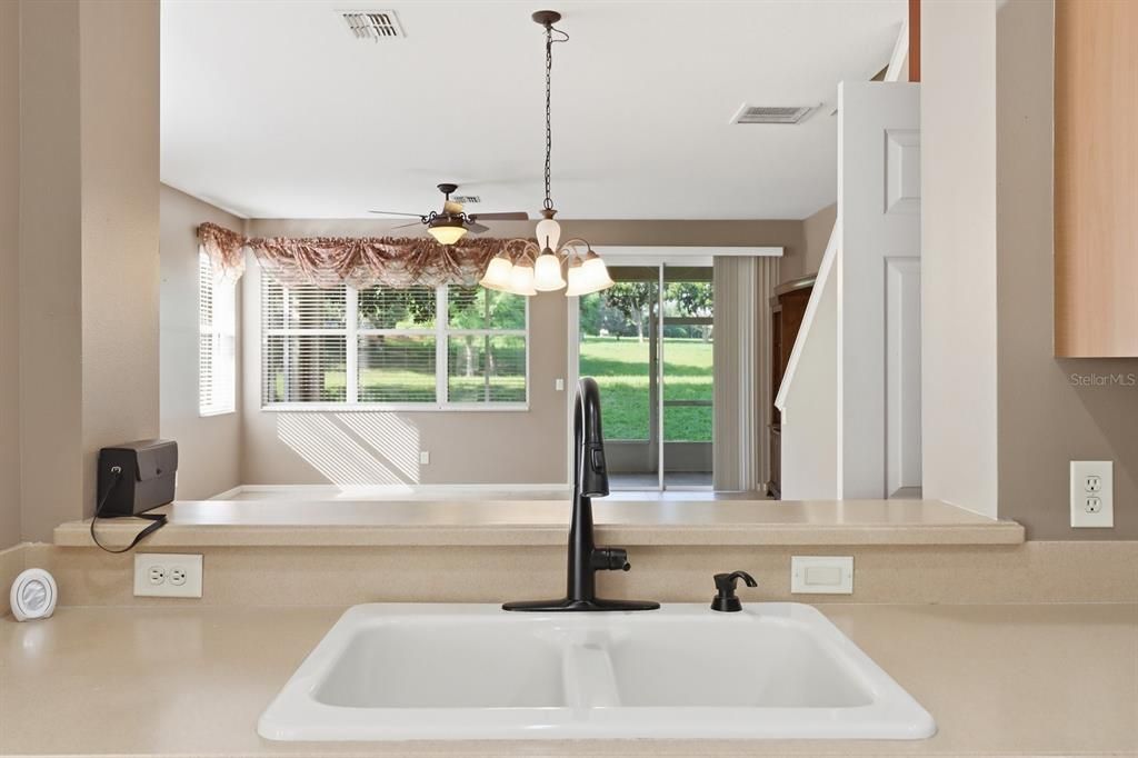 For Sale: $229,900 (2 beds, 2 baths, 1655 Square Feet)