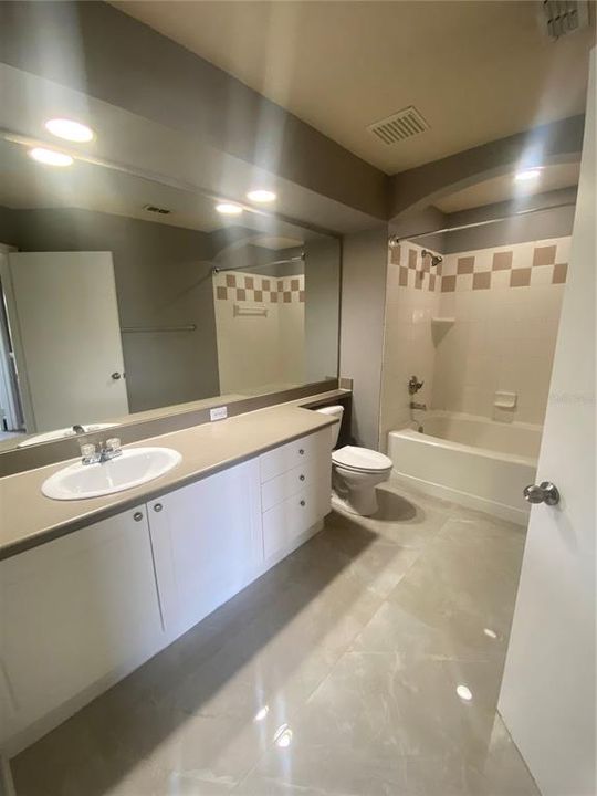 В аренду: $2,800 (4 спален, 2 ванн, 1724 Квадратных фут)