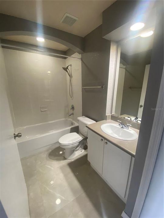 В аренду: $2,800 (4 спален, 2 ванн, 1724 Квадратных фут)