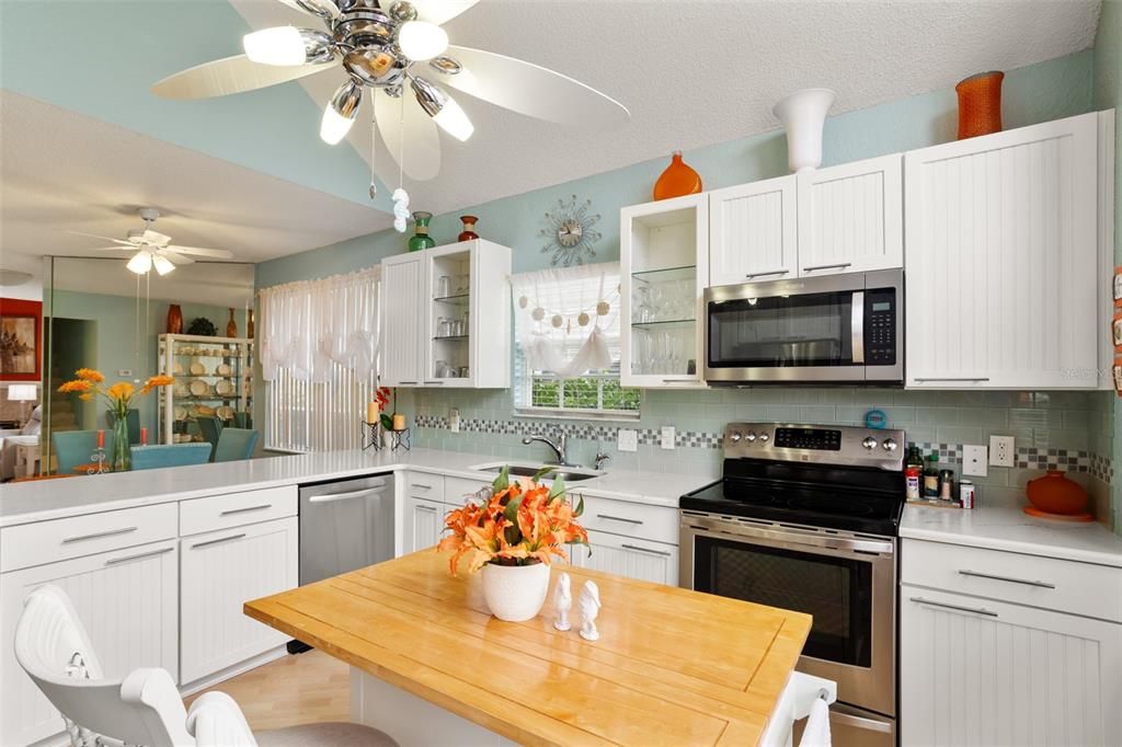For Sale: $429,900 (3 beds, 2 baths, 1595 Square Feet)