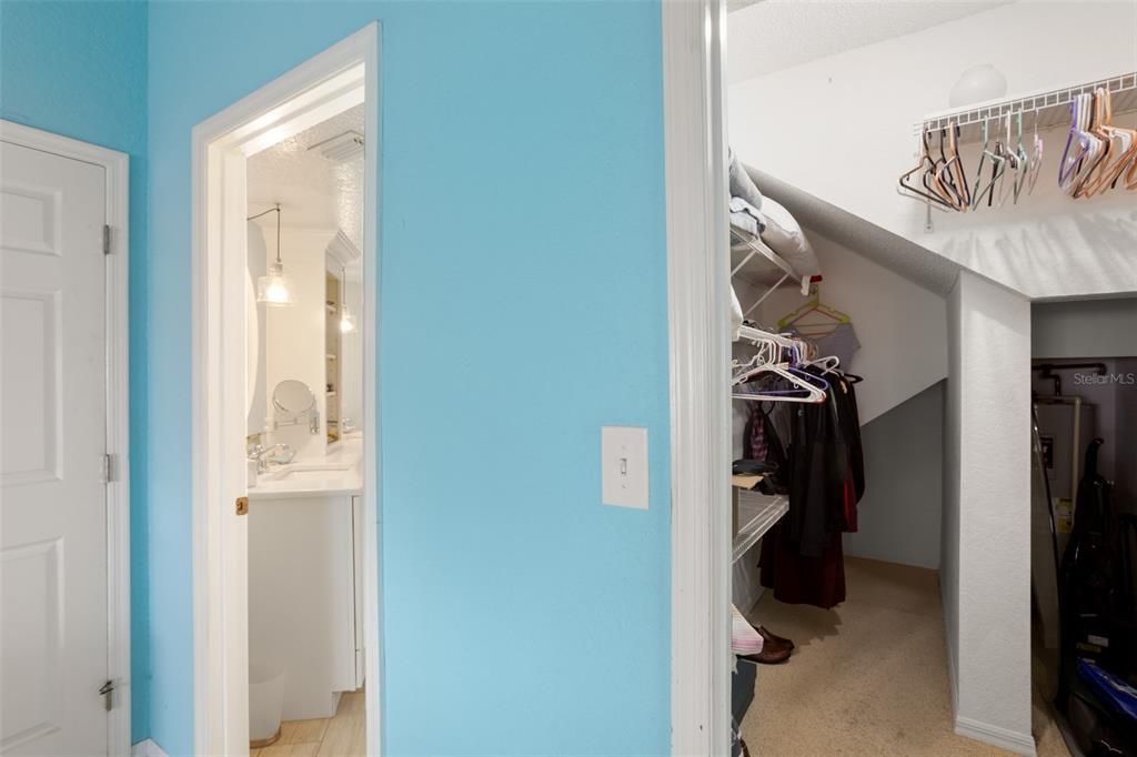 For Sale: $429,900 (3 beds, 2 baths, 1595 Square Feet)