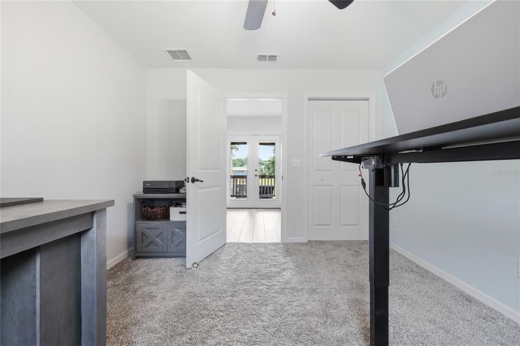 For Sale: $359,000 (5 beds, 3 baths, 1910 Square Feet)