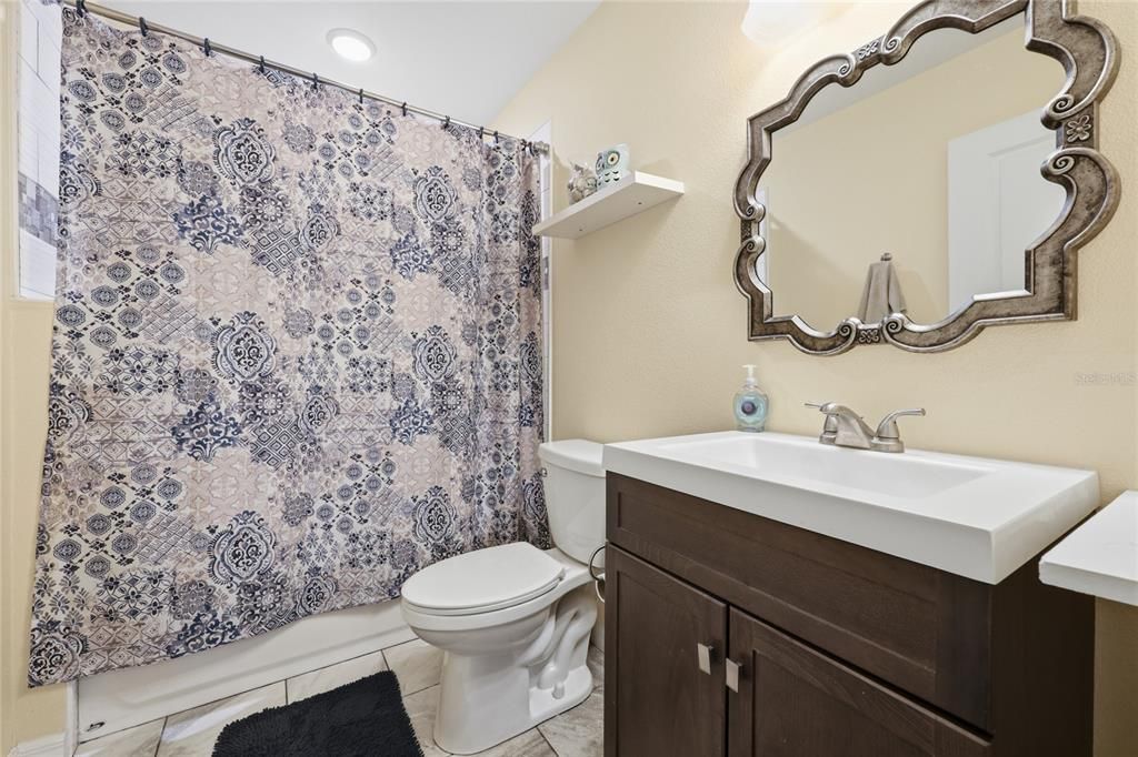 For Sale: $359,000 (5 beds, 3 baths, 1910 Square Feet)