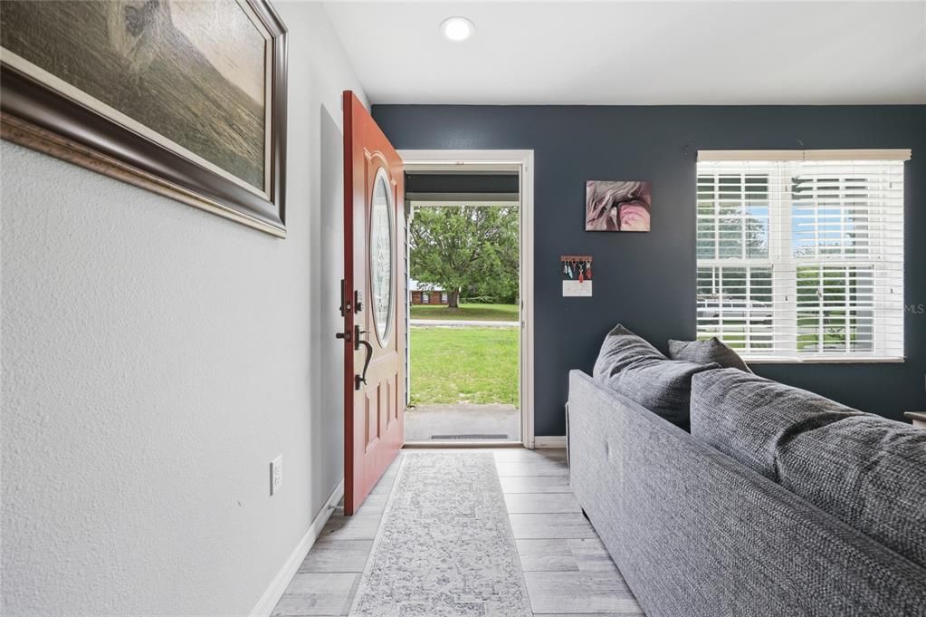 For Sale: $359,000 (5 beds, 3 baths, 1910 Square Feet)