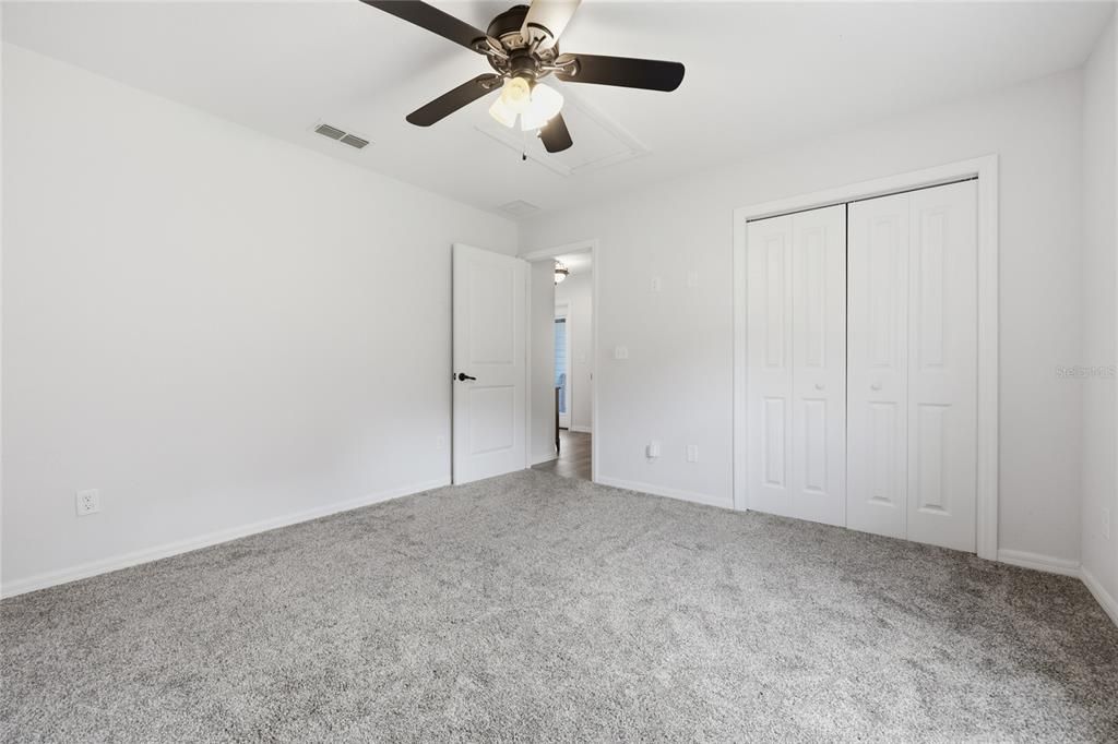 For Sale: $359,000 (5 beds, 3 baths, 1910 Square Feet)