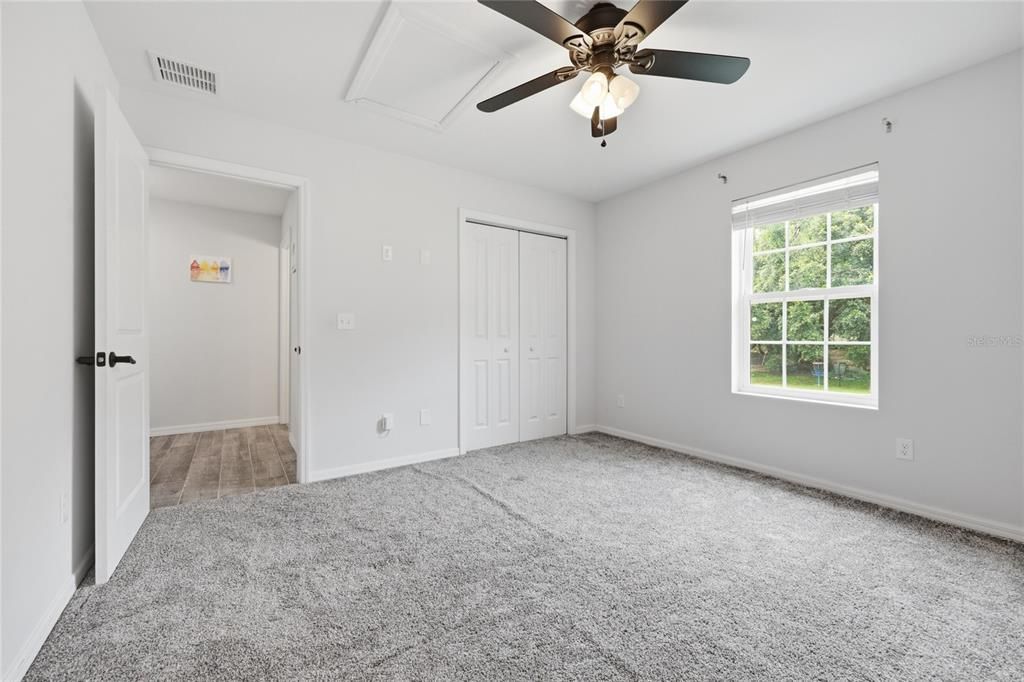 For Sale: $359,000 (5 beds, 3 baths, 1910 Square Feet)