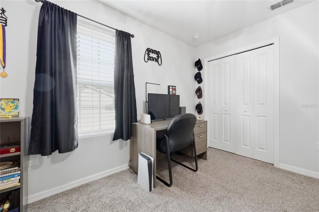 For Sale: $359,000 (5 beds, 3 baths, 1910 Square Feet)