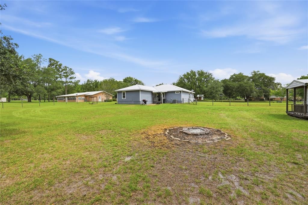For Sale: $359,000 (5 beds, 3 baths, 1910 Square Feet)