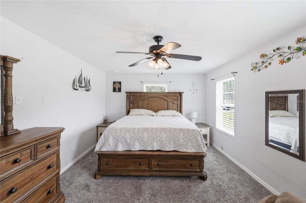 For Sale: $359,000 (5 beds, 3 baths, 1910 Square Feet)