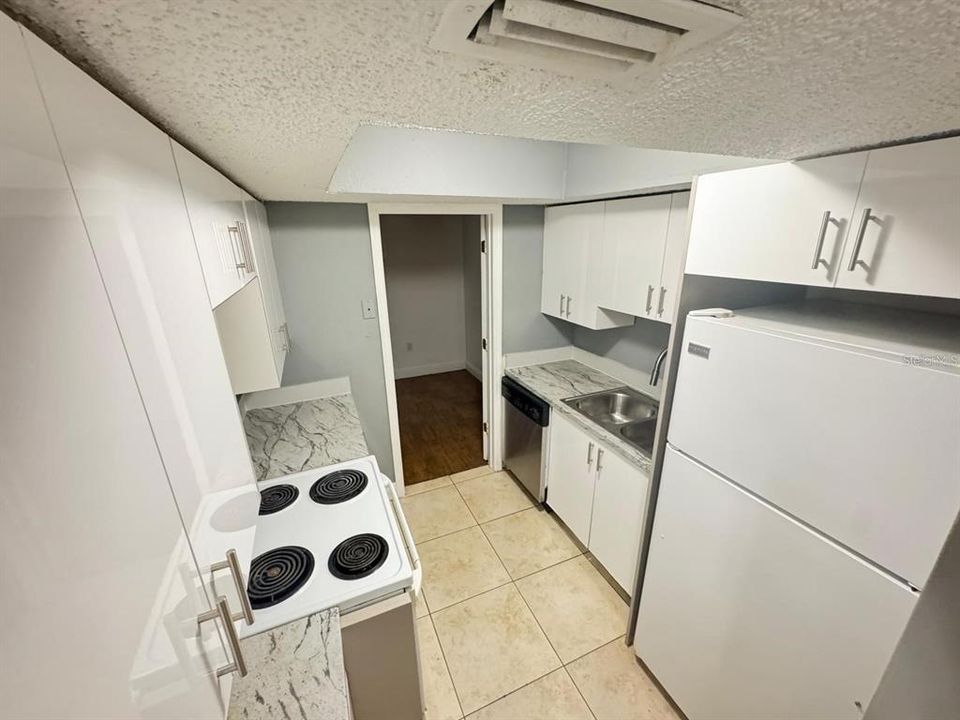 В аренду: $1,250 (1 спален, 1 ванн, 756 Квадратных фут)