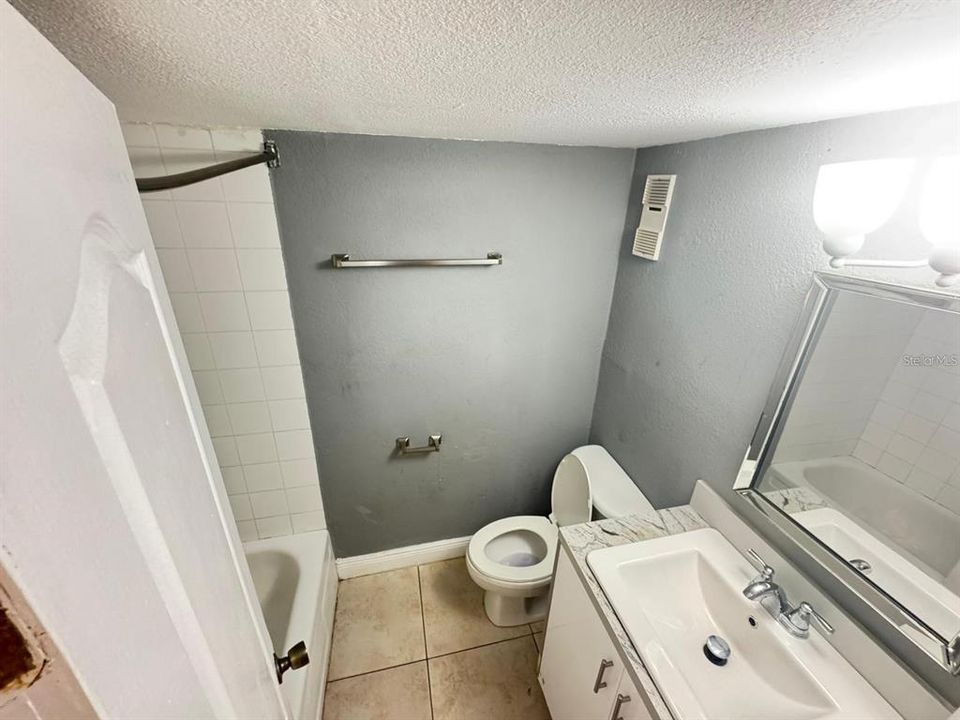 В аренду: $1,250 (1 спален, 1 ванн, 756 Квадратных фут)