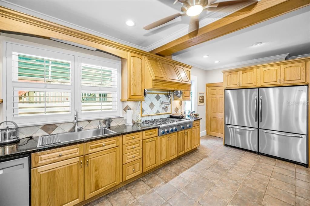 For Sale: $2,788,000 (6 beds, 5 baths, 4608 Square Feet)
