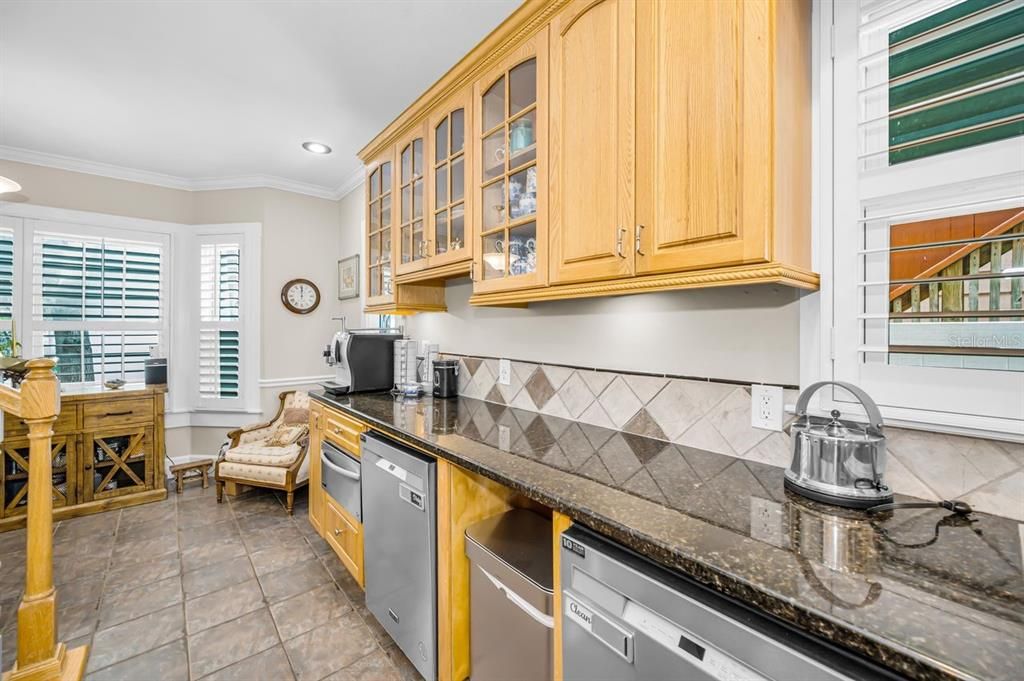 For Sale: $2,788,000 (6 beds, 5 baths, 4608 Square Feet)