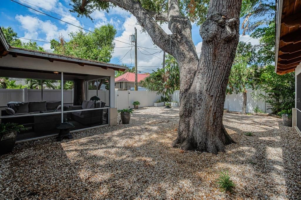 For Sale: $2,788,000 (6 beds, 5 baths, 4608 Square Feet)