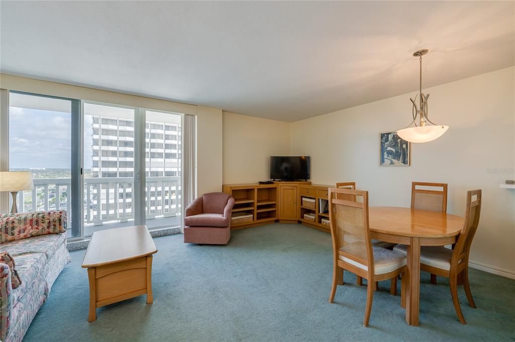For Sale: $174,900 (1 beds, 1 baths, 665 Square Feet)