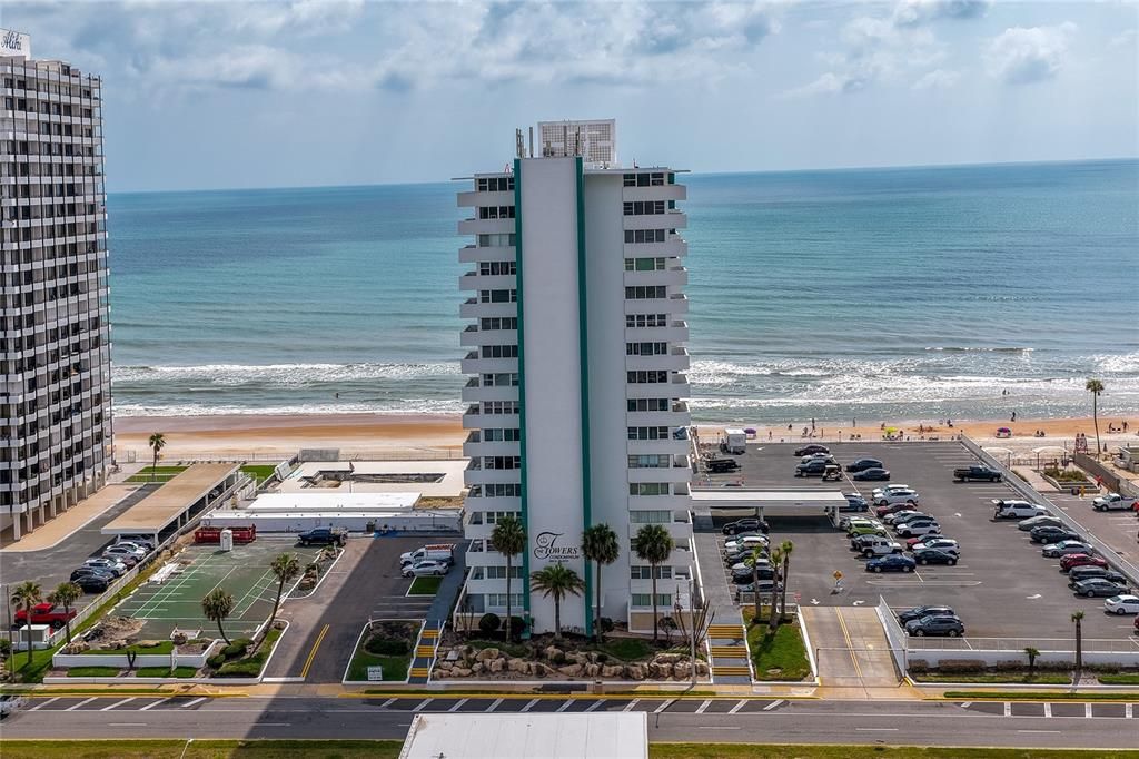 For Sale: $174,900 (1 beds, 1 baths, 665 Square Feet)