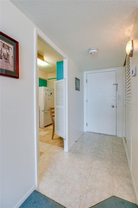 For Sale: $174,900 (1 beds, 1 baths, 665 Square Feet)