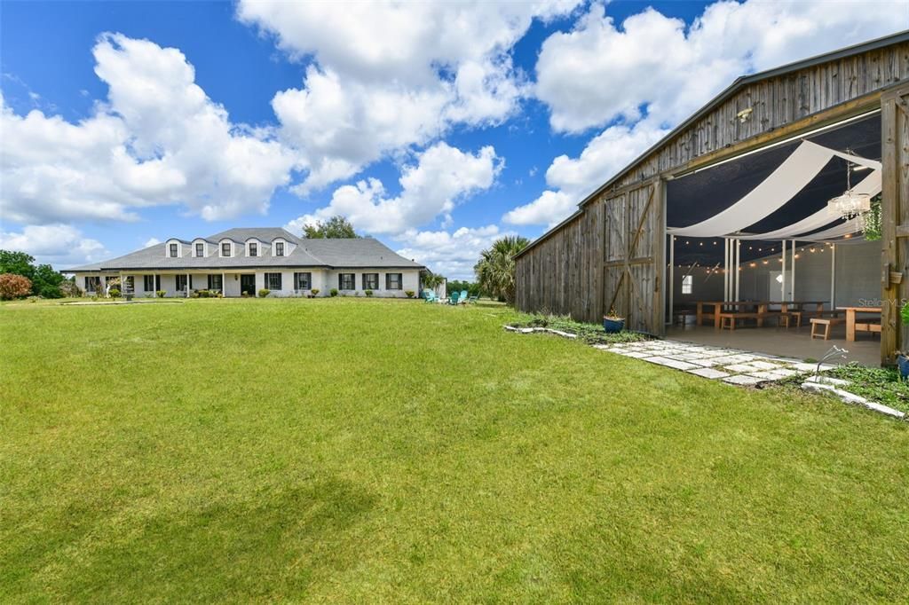 待售: $3,250,000 (19.65 acres)