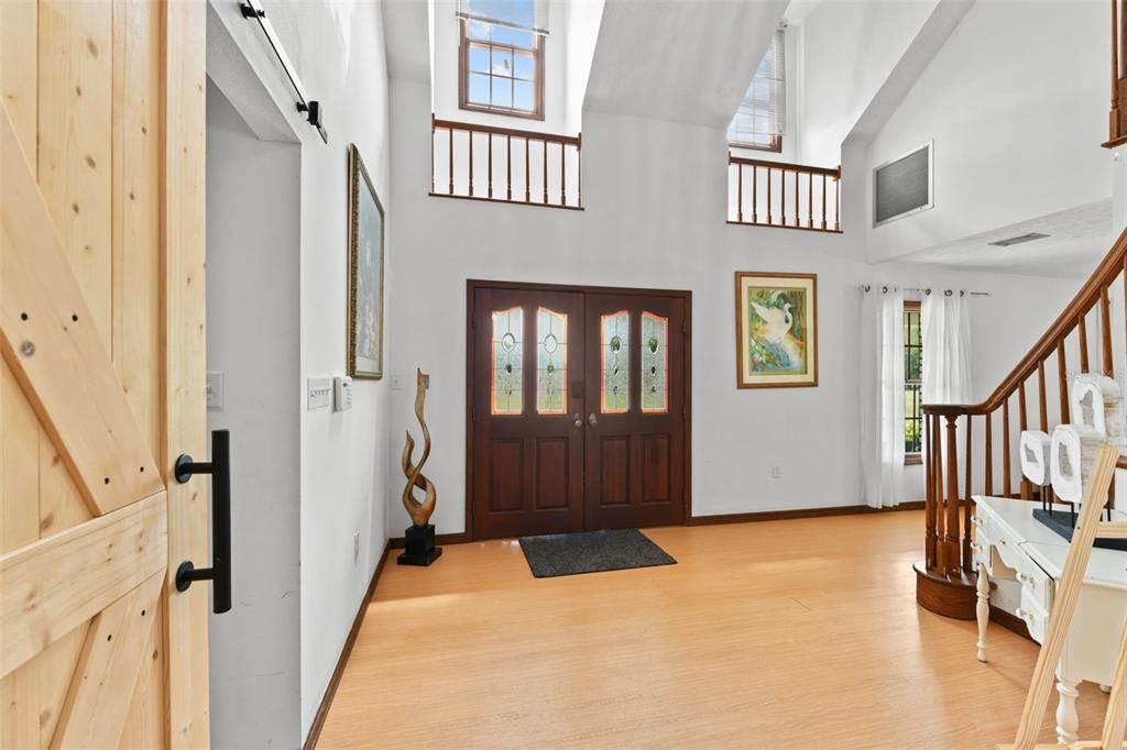 待售: $3,250,000 (19.65 acres)