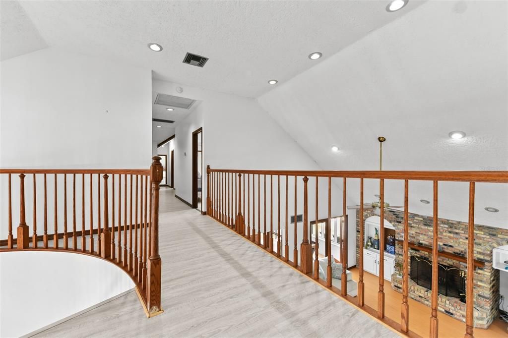 待售: $3,250,000 (19.65 acres)