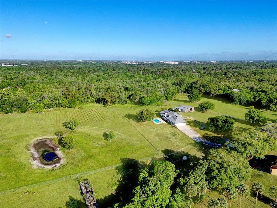 待售: $3,250,000 (19.65 acres)