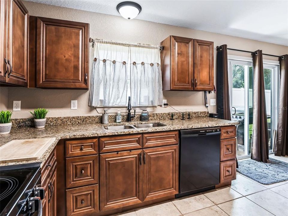 For Sale: $250,000 (3 beds, 2 baths, 1332 Square Feet)