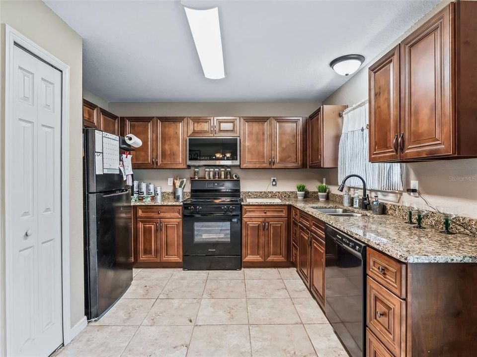 For Sale: $250,000 (3 beds, 2 baths, 1332 Square Feet)