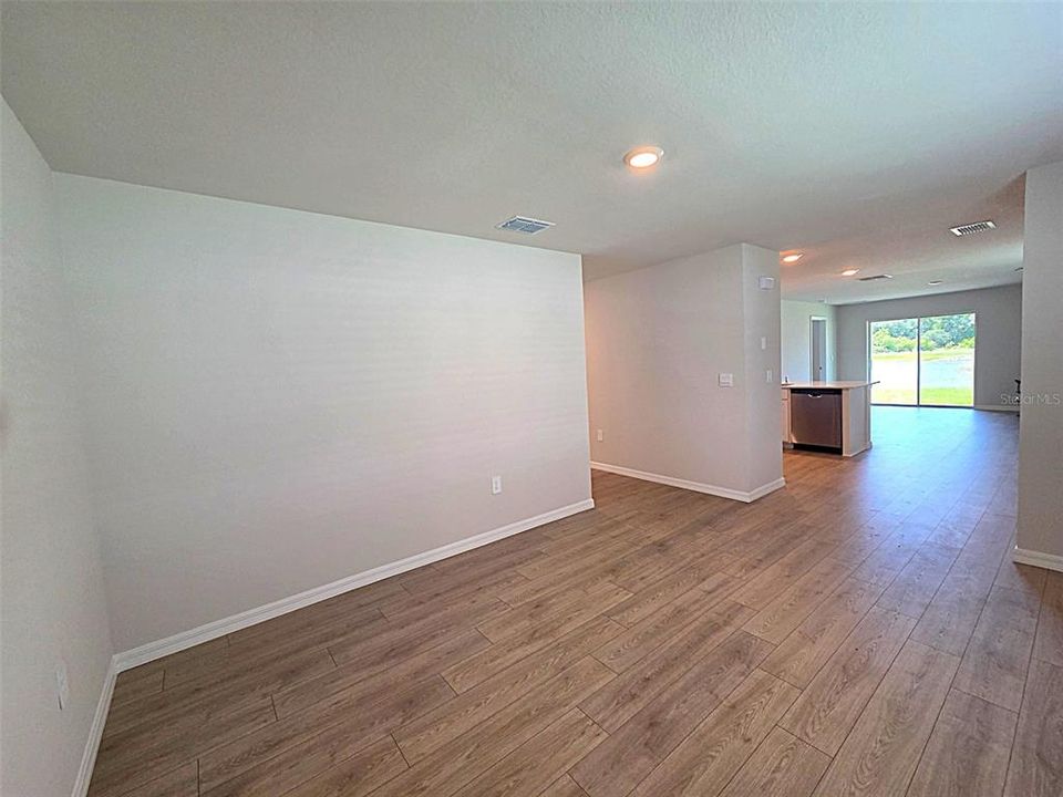 For Rent: $2,450 (3 beds, 2 baths, 1504 Square Feet)