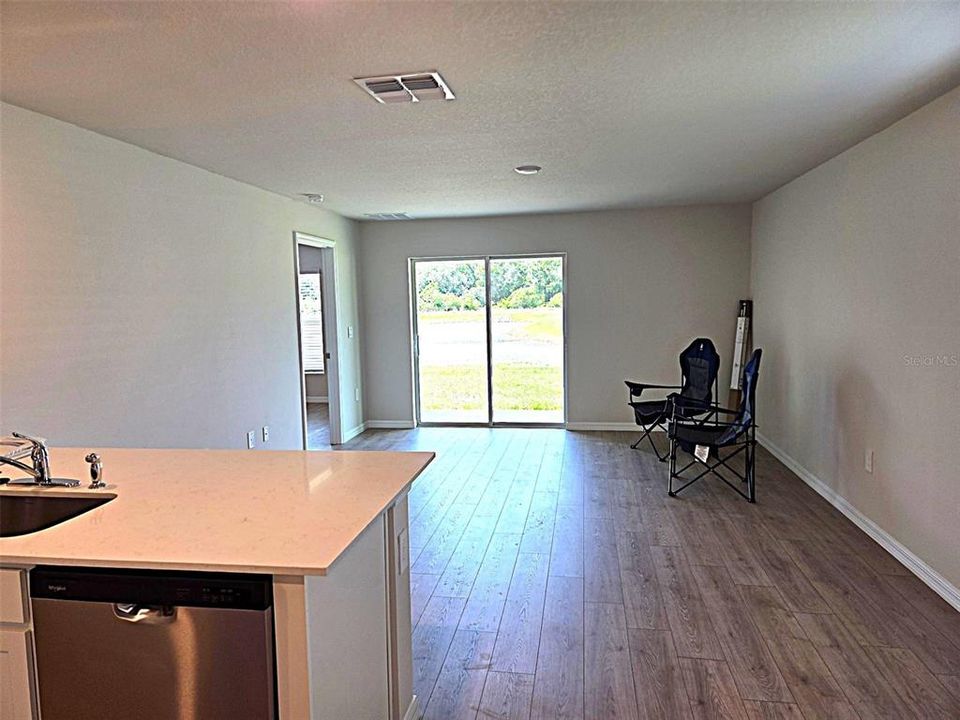 For Rent: $2,450 (3 beds, 2 baths, 1504 Square Feet)