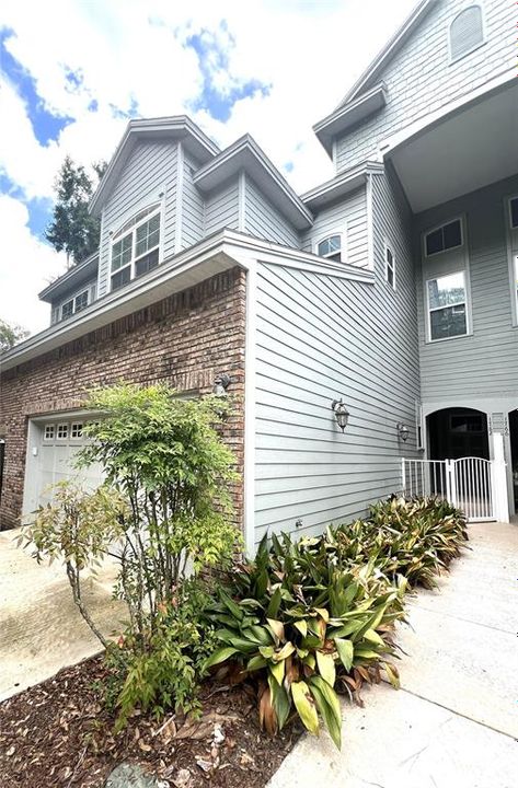 For Sale: $375,000 (3 beds, 2 baths, 2348 Square Feet)