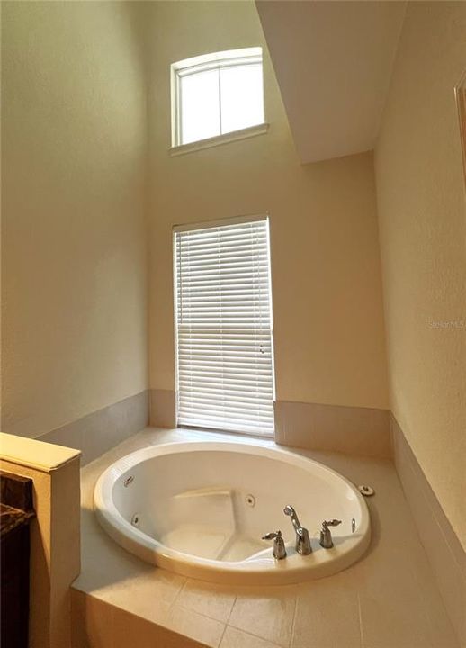For Sale: $375,000 (3 beds, 2 baths, 2348 Square Feet)