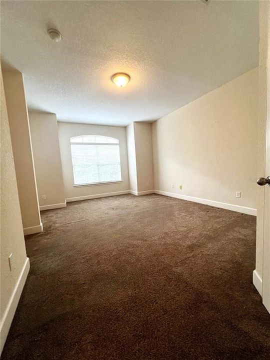 For Sale: $375,000 (3 beds, 2 baths, 2348 Square Feet)
