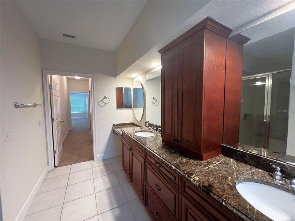 For Sale: $375,000 (3 beds, 2 baths, 2348 Square Feet)
