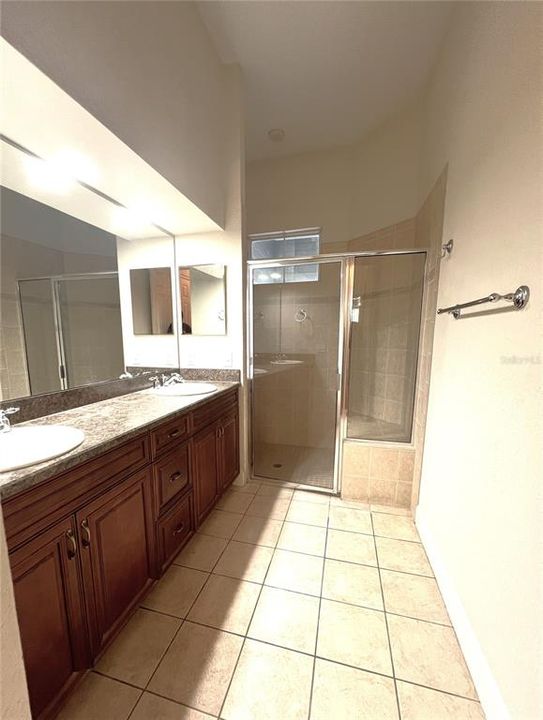For Sale: $375,000 (3 beds, 2 baths, 2348 Square Feet)