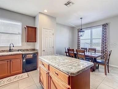 For Rent: $2,099 (3 beds, 2 baths, 1448 Square Feet)