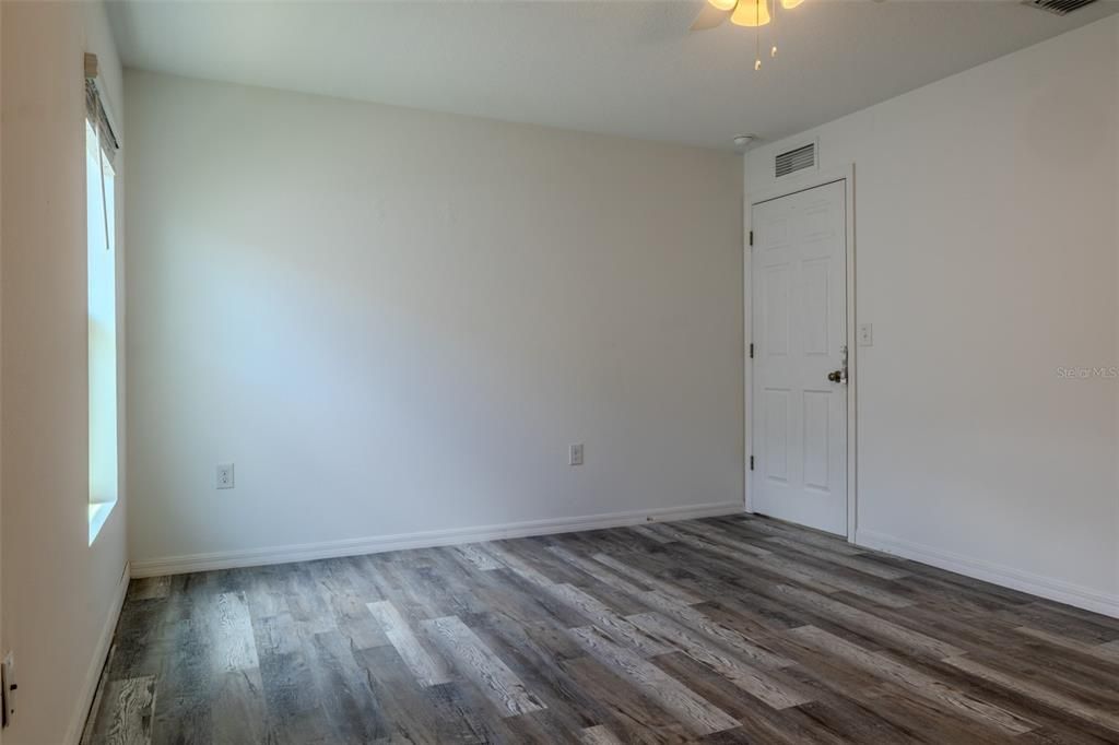 En Venta: $298,000 (4 camas, 2 baños, 1771 Pies cuadrados)