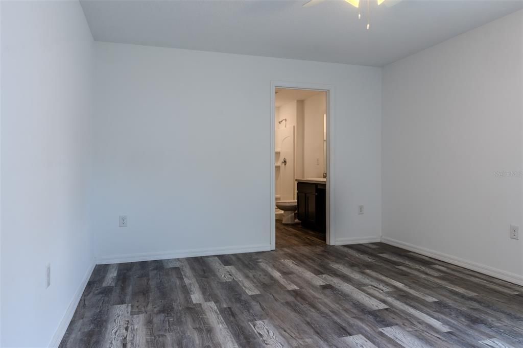 En Venta: $298,000 (4 camas, 2 baños, 1771 Pies cuadrados)