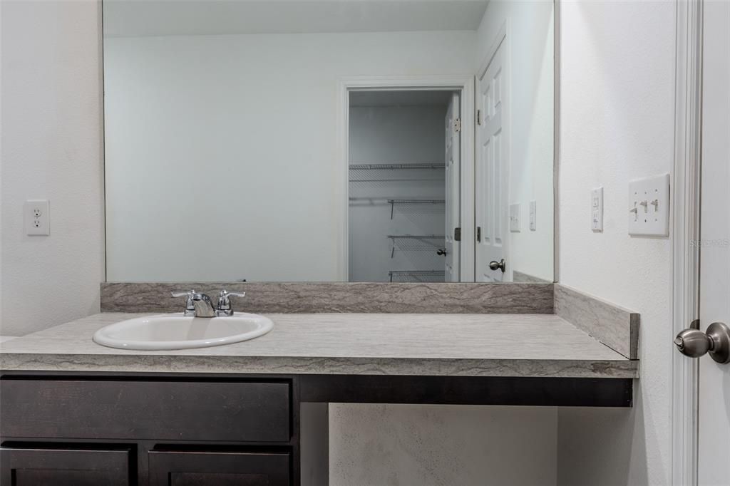 En Venta: $298,000 (4 camas, 2 baños, 1771 Pies cuadrados)