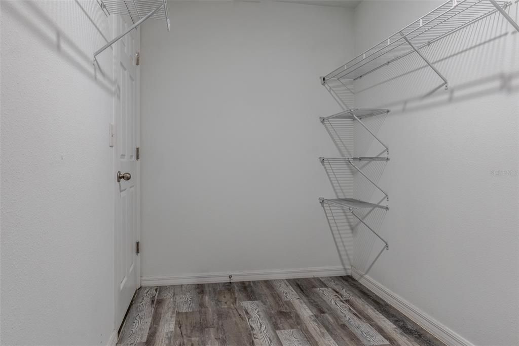 En Venta: $298,000 (4 camas, 2 baños, 1771 Pies cuadrados)