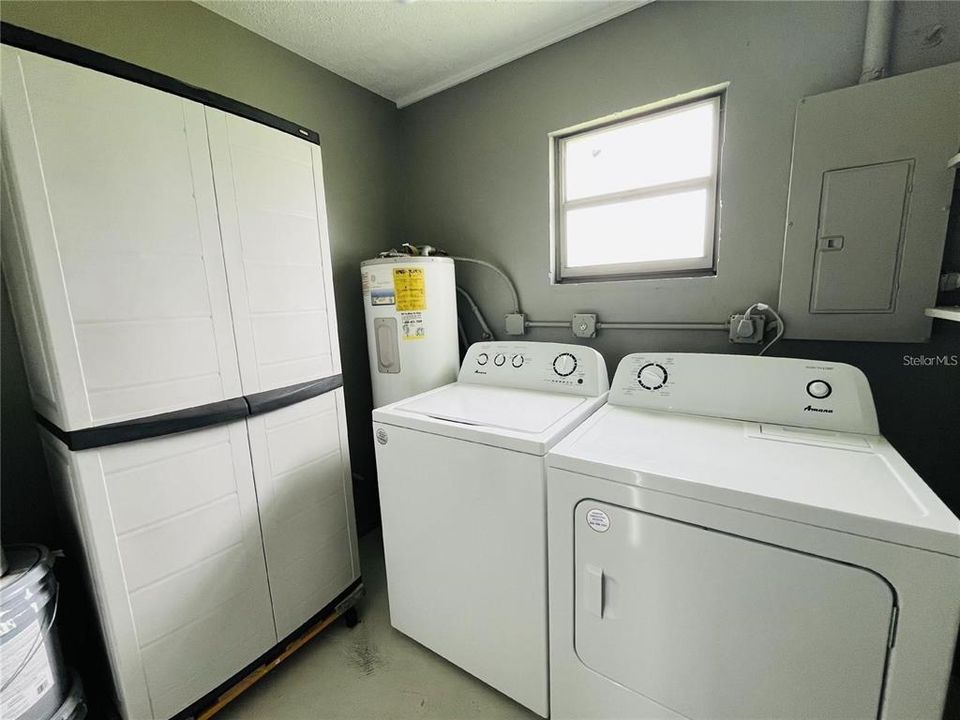 For Rent: $1,660 (3 beds, 1 baths, 1064 Square Feet)