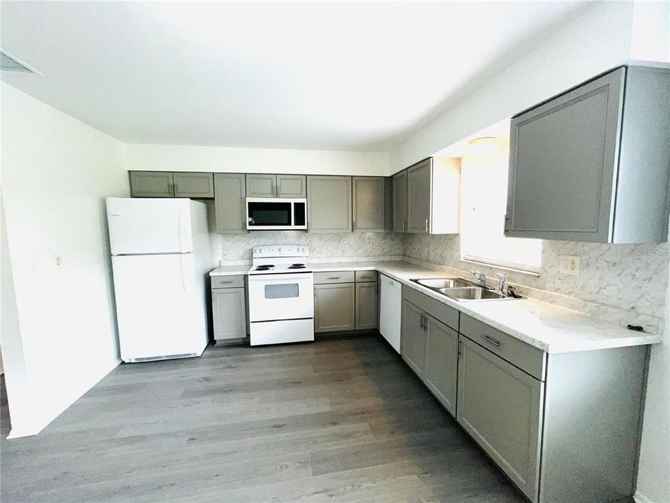 For Rent: $1,660 (3 beds, 1 baths, 1064 Square Feet)
