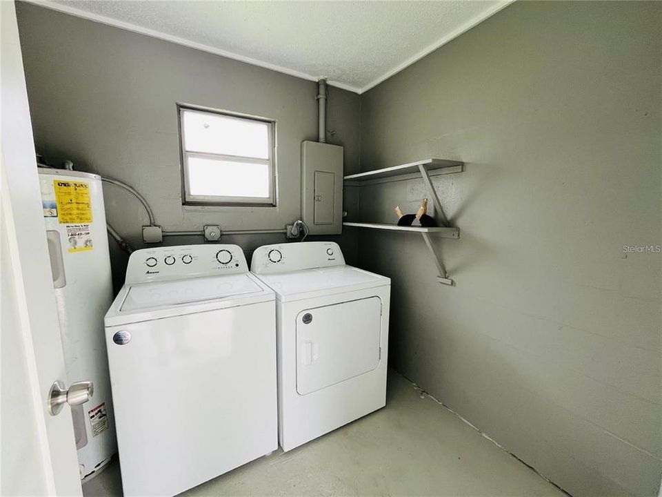 For Rent: $1,660 (3 beds, 1 baths, 1064 Square Feet)