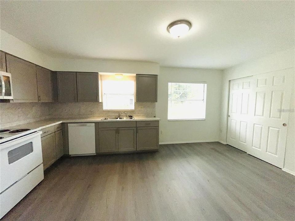 For Rent: $1,660 (3 beds, 1 baths, 1064 Square Feet)
