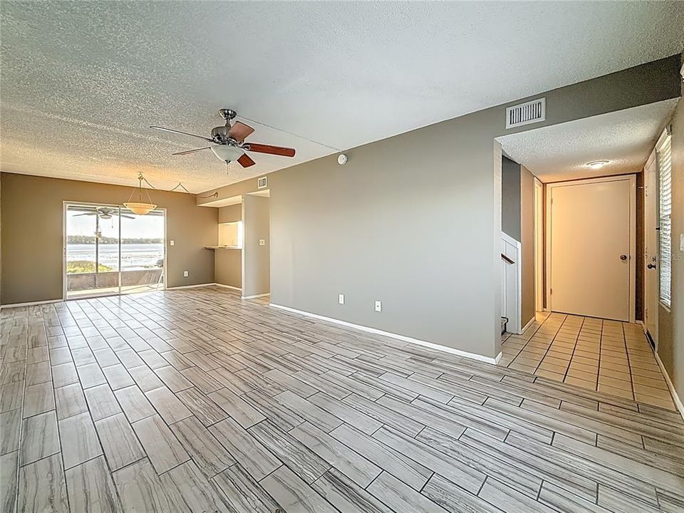For Sale: $255,000 (3 beds, 2 baths, 1335 Square Feet)