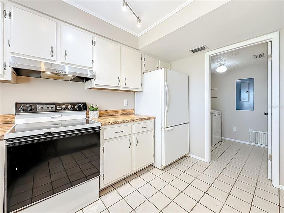 For Sale: $255,000 (3 beds, 2 baths, 1335 Square Feet)