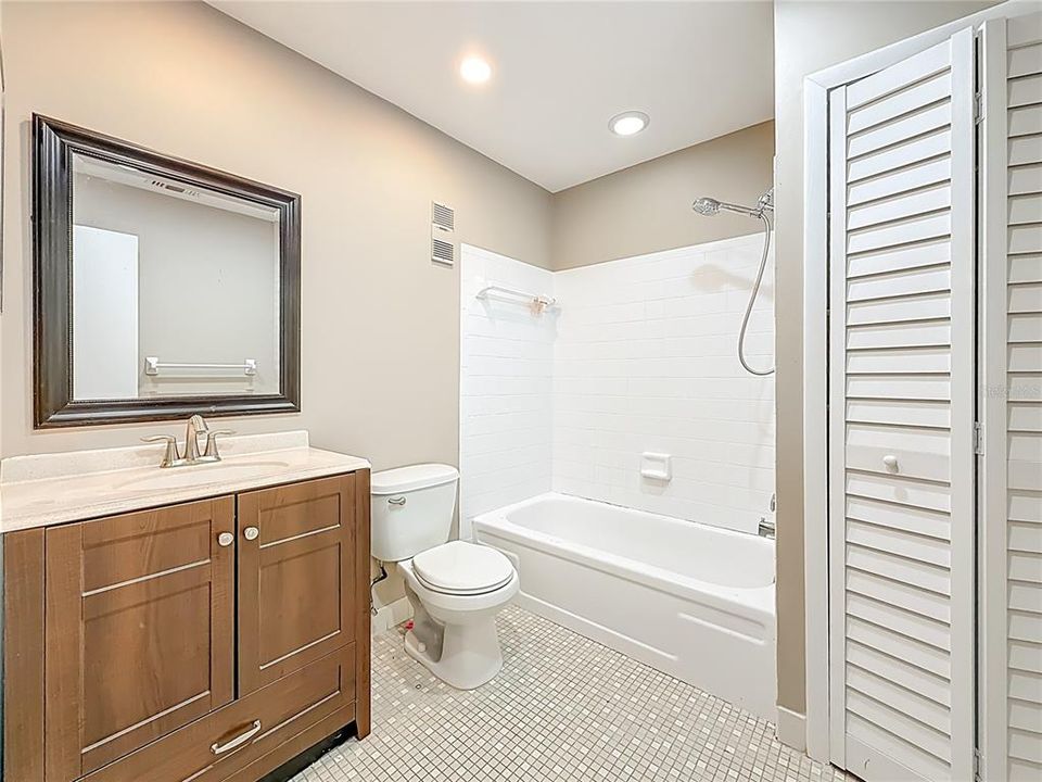 For Sale: $255,000 (3 beds, 2 baths, 1335 Square Feet)