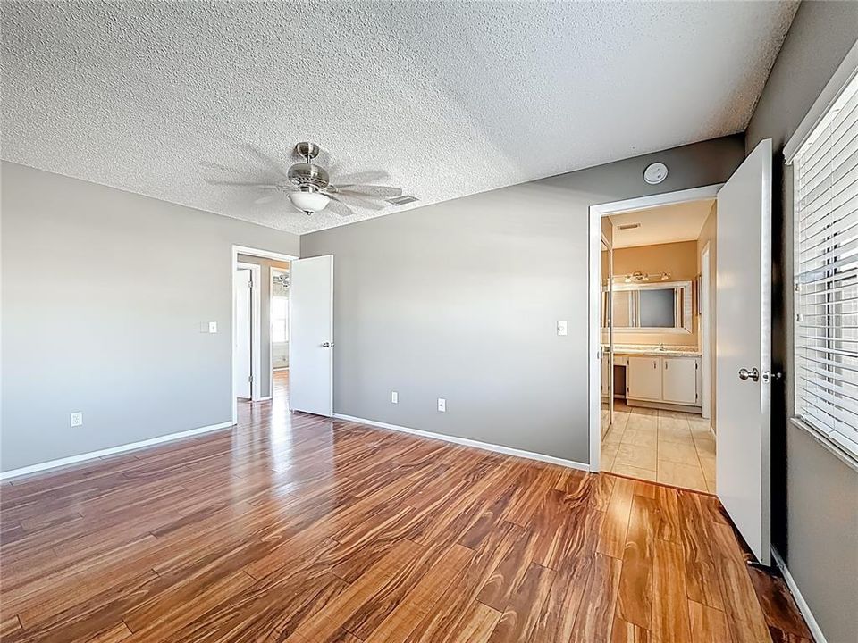 For Sale: $255,000 (3 beds, 2 baths, 1335 Square Feet)