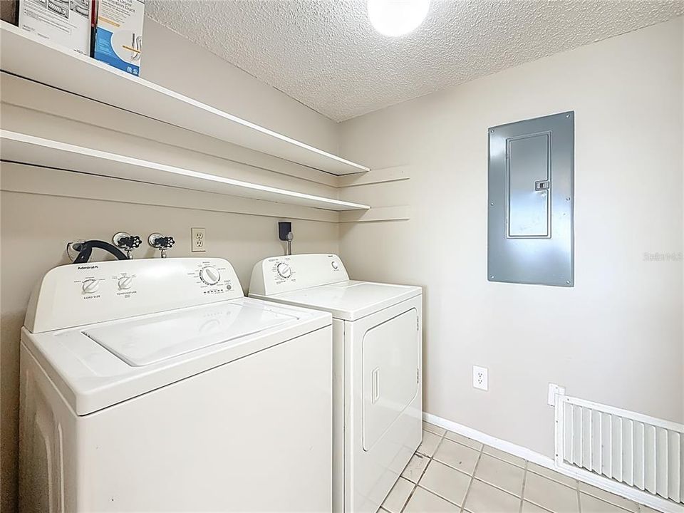 For Sale: $255,000 (3 beds, 2 baths, 1335 Square Feet)